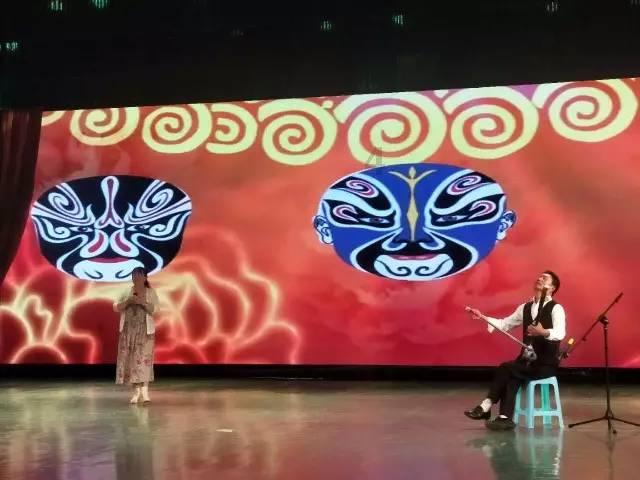 假设你卡里有一亿人民币，如果银行倒闭了，这个钱在其他银行能取出来吗？游戏画面